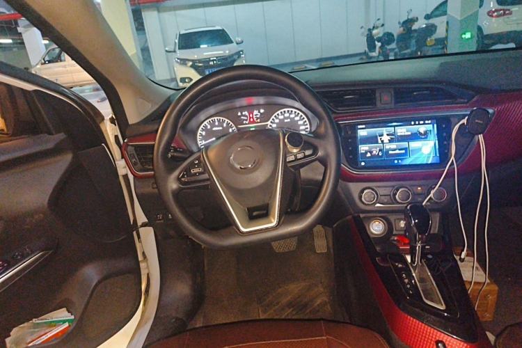 Used Nissan Lannia 2019 1.6L CVT Smart Connect Smart Cool Version China VI Standard Steering Wheel