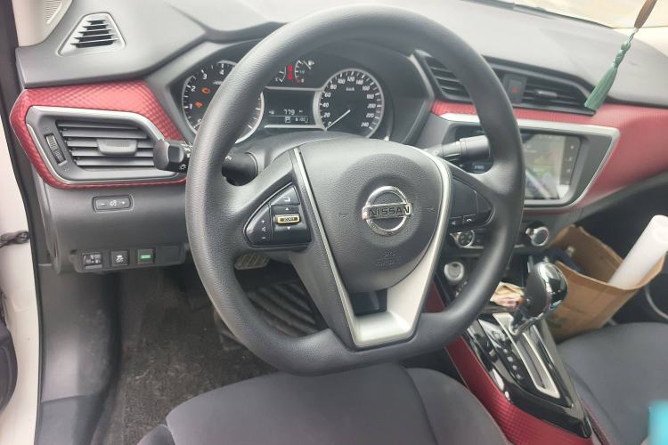 Used Nissan Lannia 2019 1.6L CVT Smart Connect Smart Cool Version China V Standard Steering Wheel