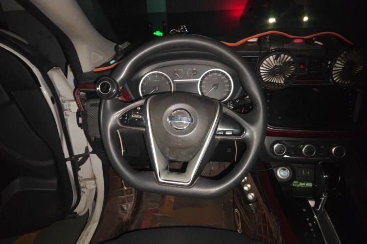 Used Nissan Lannia 2019 1.6L CVT Smart Connect Smart Cool Version China V Standard Steering Wheel