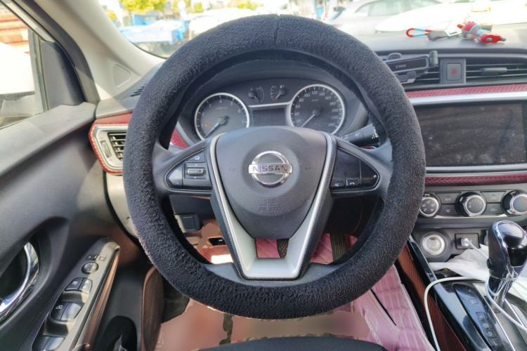 Used Nissan Lannia 2019 1.6L CVT Smart Connect Smart Cool Version China VI Standard Steering Wheel