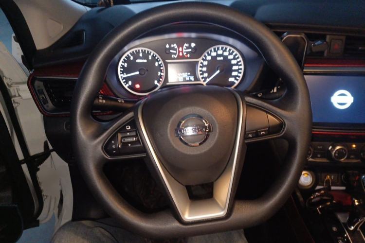 Used Nissan Lannia 2019 1.6L CVT Smart Connect Smart Cool Version China VI Standard Steering Wheel