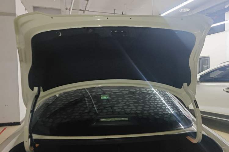 Used Nissan Lannia 2019 1.6L CVT Smart Connect Smart Cool Version China VI Standard Trunk