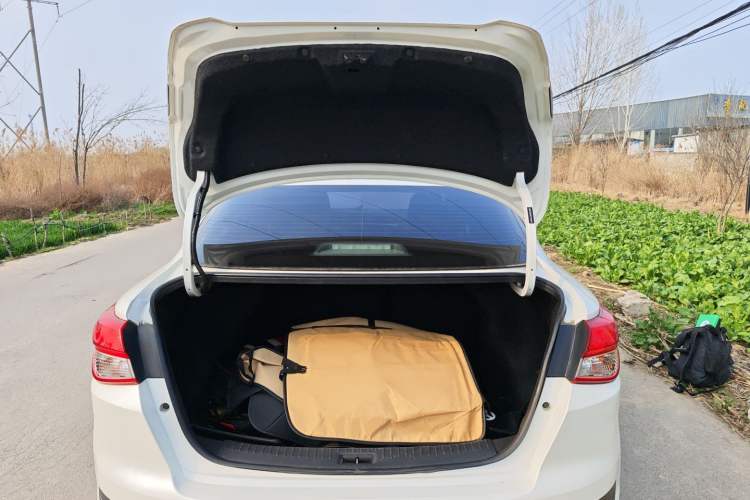 Used Nissan Lannia 2019 1.6L CVT Smart Connect Smart Cool Version China VI Standard Trunk