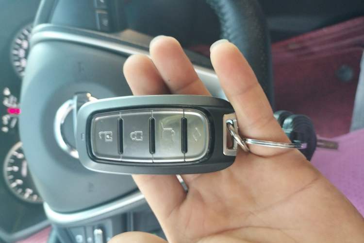 Used Nissan Lannia 2019 1.6L CVT Smart Connect Smart Cool Version China V Standard Vehicle Key