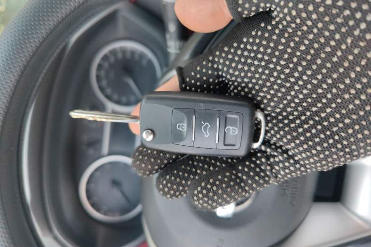 Used Nissan Lannia 2019 1.6L CVT Cool Edition China VI Vehicle Key