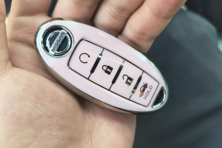Used Nissan Lannia 2019 1.6L CVT Smart Connect Smart Cool Version China V Standard Vehicle Key