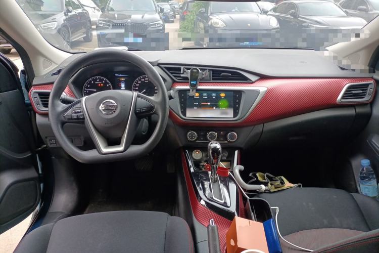 Used Nissan Lannia 2020 1.6L CVT Smart Connect Smart Cool Edition Center Console
