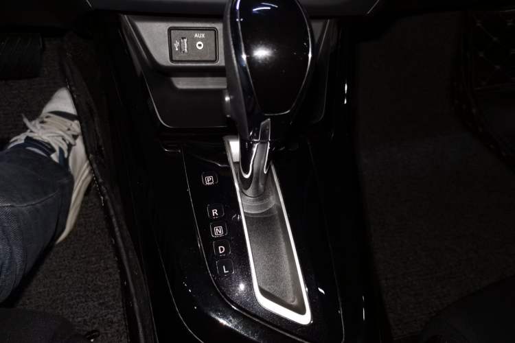Used Nissan Lannia 2020 1.6L CVT Cool Edition Gear Lever