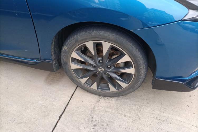 Used Nissan Lannia 2020 1.6L CVT Smart Connect Smart Cool Edition Right Front Wheel Hub