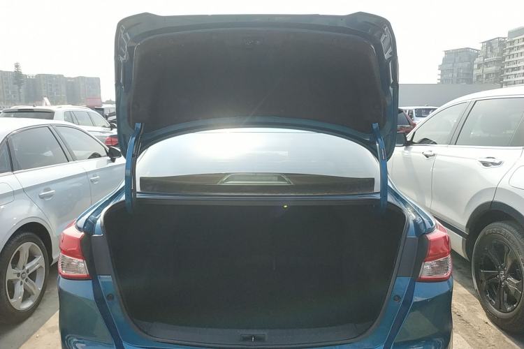 Used Nissan Lannia 2020 1.6L CVT Smart Connect Smart Cool Edition Trunk