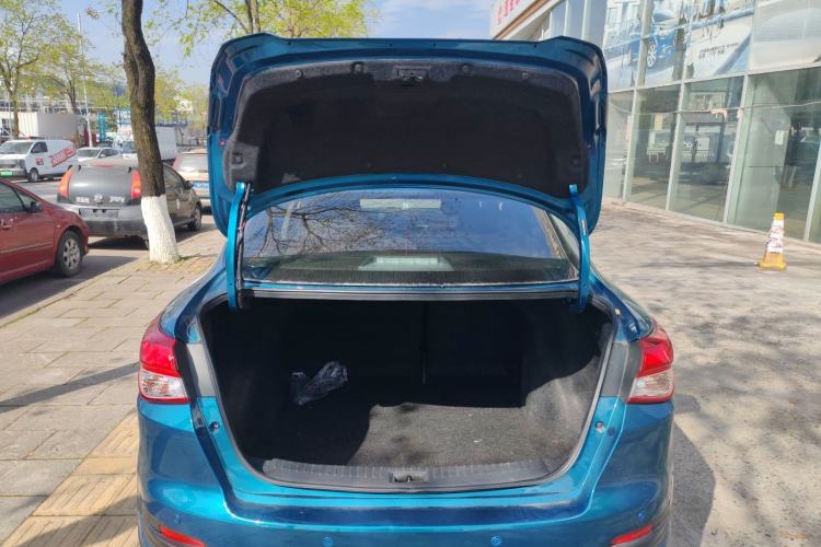 Used Nissan Lannia 2020 1.6L CVT Cool Edition Trunk