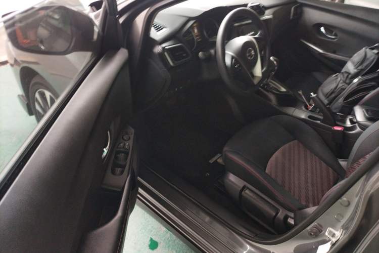 Used Nissan Lannia 2020 1.6L CVT Smart Connect Smart Cool Edition Driver Seat