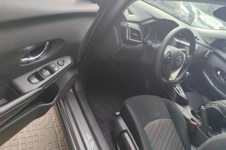 Used Nissan Lannia 2020 1.6L CVT Smart Connect Smart Cool Edition Driver Seat