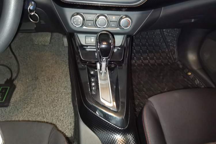 Used Nissan Lannia 2020 1.6L CVT Cool Edition Gear Lever
