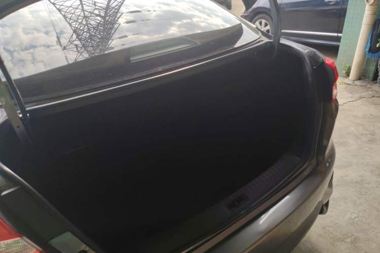 Used Nissan Lannia 2020 1.6L CVT Smart Connect Smart Cool Edition Trunk