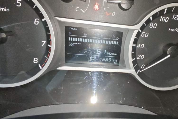 Used Nissan Lannia 2020 1.6L CVT Cool Edition Odometer Close Up