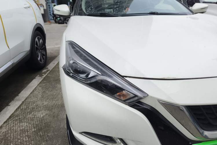 Used Nissan Lannia 2020 1.6L CVT Smart Connect Smart Cool Edition Right Front Headlight