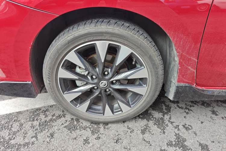 Used Nissan Lannia 2020 1.6L CVT Smart Connect Smart Cool Edition Left Front Wheel Hub