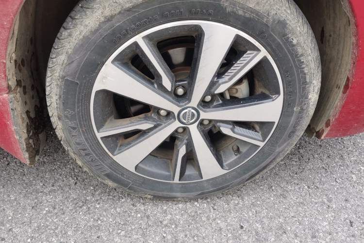 Used Nissan Lannia 2020 1.6L CVT Cool Edition Right Front Wheel Hub