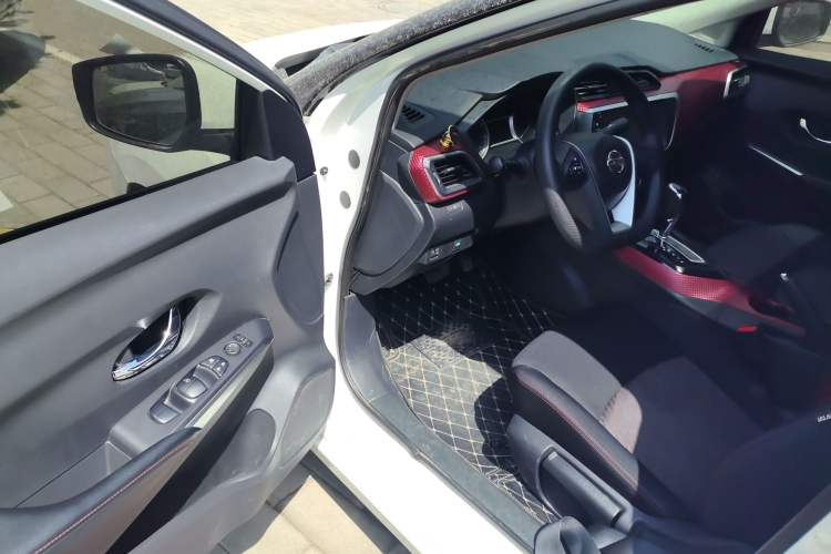 Used Nissan Lannia 2020 1.6L CVT Cool Edition Driver Seat