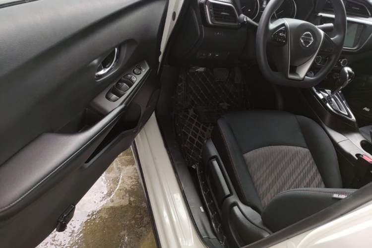 Used Nissan Lannia 2020 1.6L CVT Smart Connect Smart Cool Edition Driver Seat