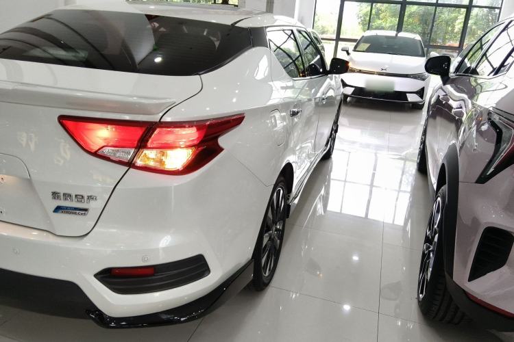 Used Nissan Lannia 2020 1.6L CVT Smart Connect Smart Cool Edition Exterior 3