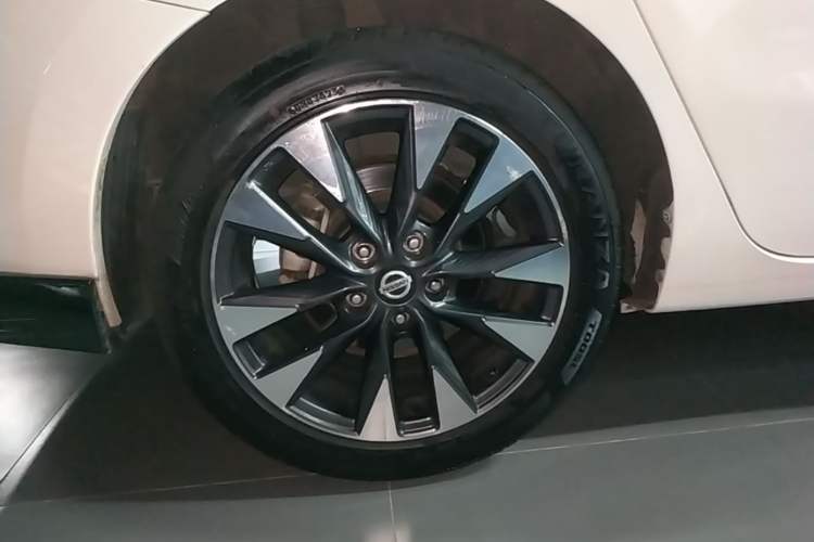 Used Nissan Lannia 2020 1.6L CVT Smart Connect Smart Cool Edition Exterior 5