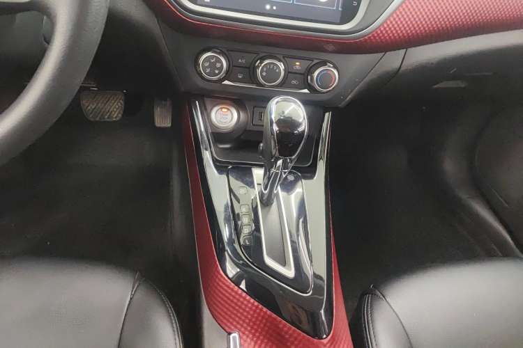 Used Nissan Lannia 2020 1.6L CVT Smart Connect Smart Cool Edition Gear Lever