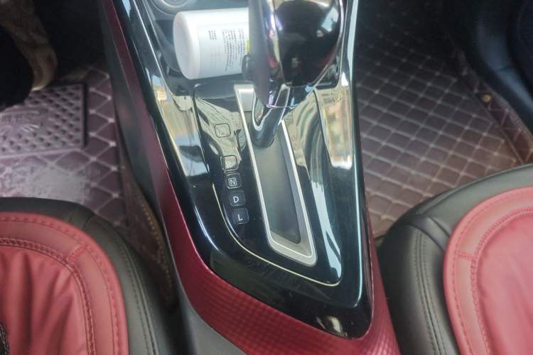 Used Nissan Lannia 2020 1.6L CVT Smart Connect Smart Cool Edition Gear Lever