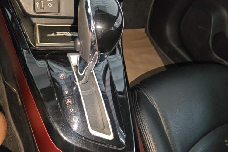Used Nissan Lannia 2020 1.6L CVT Cool Edition Gear Lever