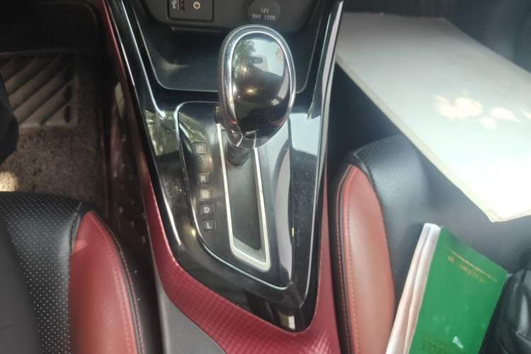 Used Nissan Lannia 2020 1.6L CVT Cool Edition Gear Lever