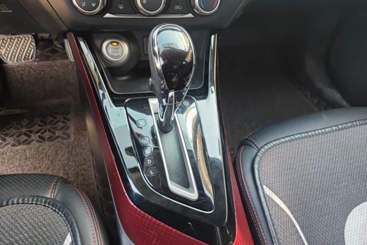 Used Nissan Lannia 2020 1.6L CVT Smart Connect Smart Cool Edition Gear Lever