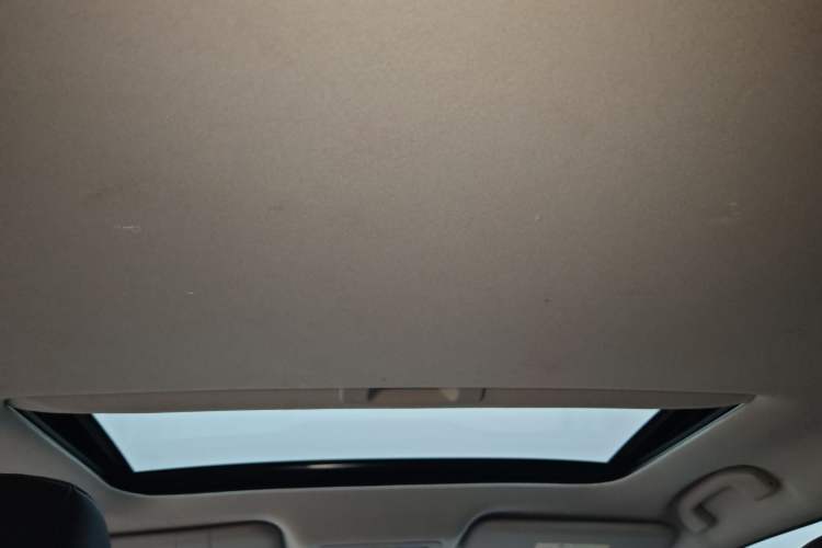 Used Nissan Lannia 2020 1.6L CVT Smart Connect High-Energy Edition Headliner