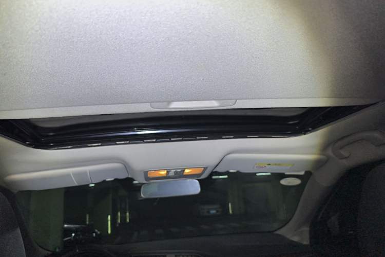 Used Nissan Lannia 2020 1.6L CVT Cool Edition Headliner
