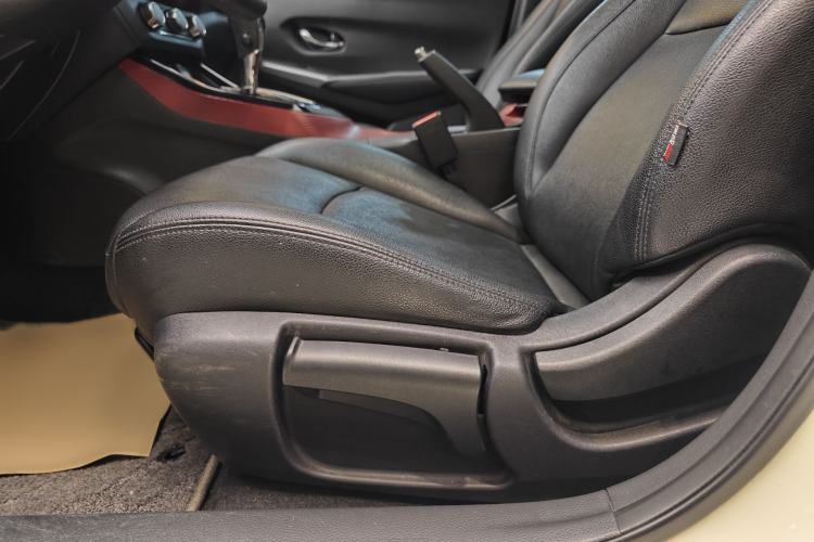 Used Nissan Lannia 2020 1.6L CVT Cool Edition Interior 10