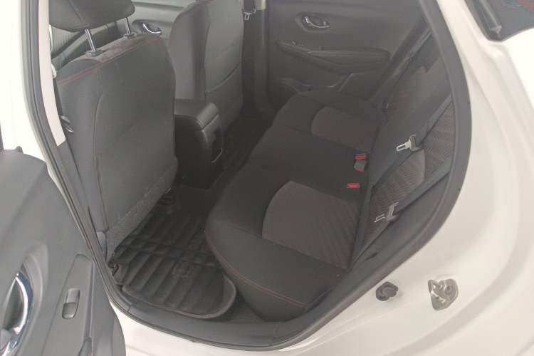 Used Nissan Lannia 2020 1.6L CVT Smart Connect Smart Cool Edition Interior 2