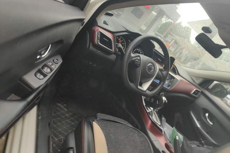 Used Nissan Lannia 2020 1.6L CVT Smart Connect Smart Cool Edition Interior 3