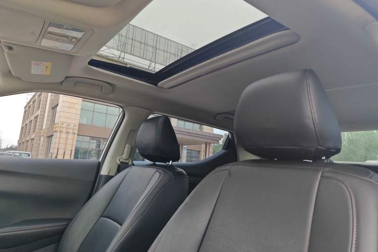 Used Nissan Lannia 2020 1.6L CVT Cool Edition Interior 5