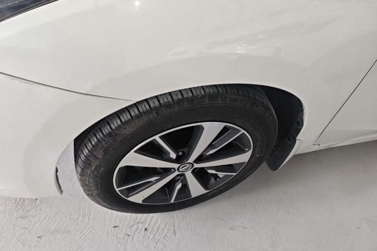 Used Nissan Lannia 2020 1.6L CVT Cool Edition Left Front Wheel Hub