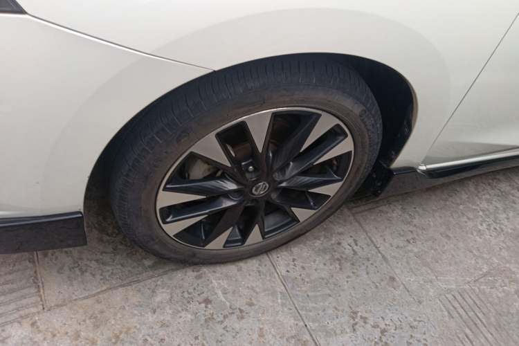 Used Nissan Lannia 2020 1.6L CVT Smart Connect Smart Cool Edition Left Front Wheel Hub