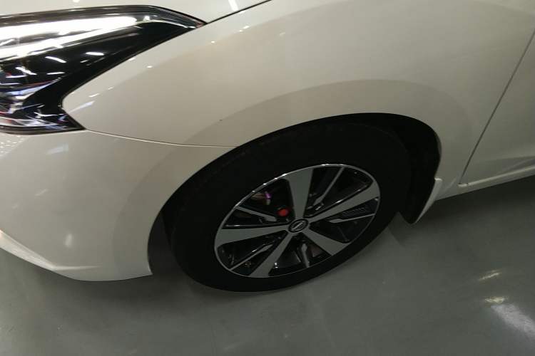 Used Nissan Lannia 2020 1.6L CVT Cool Edition Left Front Wheel Hub