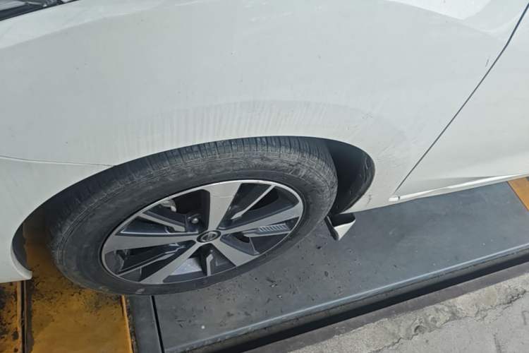 Used Nissan Lannia 2020 1.6L CVT Cool Edition Left Front Wheel Hub