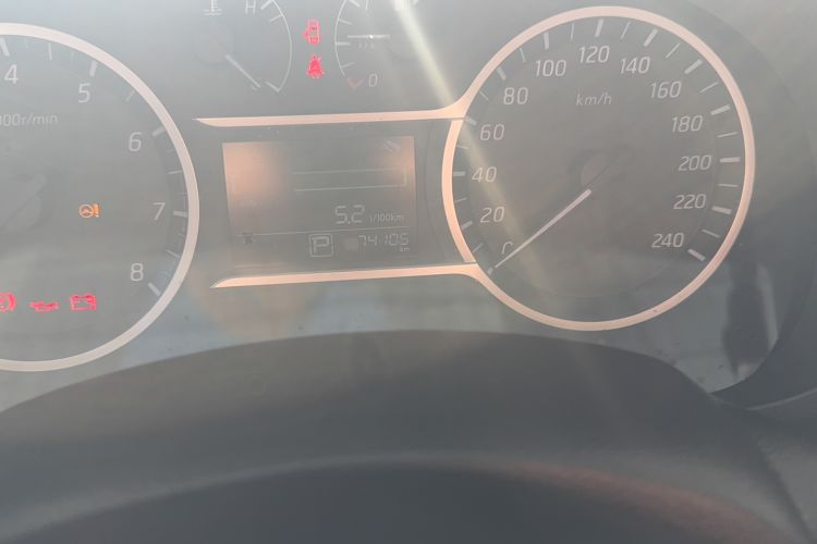 Used Nissan Lannia 2020 1.6L CVT Cool Edition Odometer Close Up