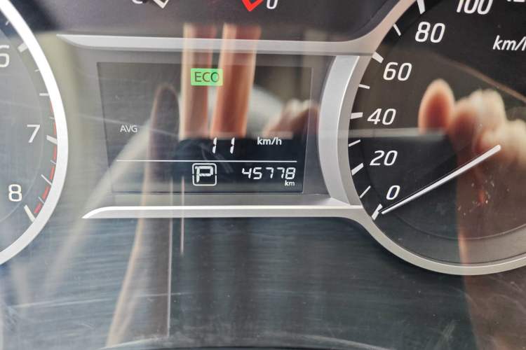 Used Nissan Lannia 2020 1.6L CVT Cool Edition Odometer Close Up