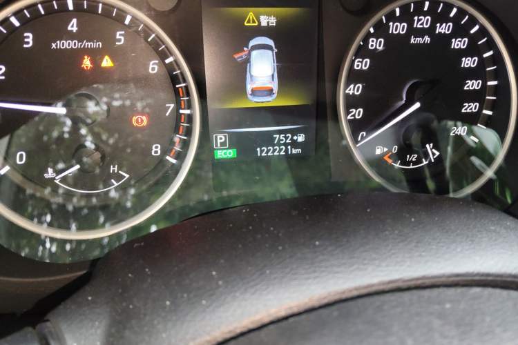 Used Nissan Lannia 2020 1.6L CVT Smart Connect Smart Cool Edition Odometer Close Up