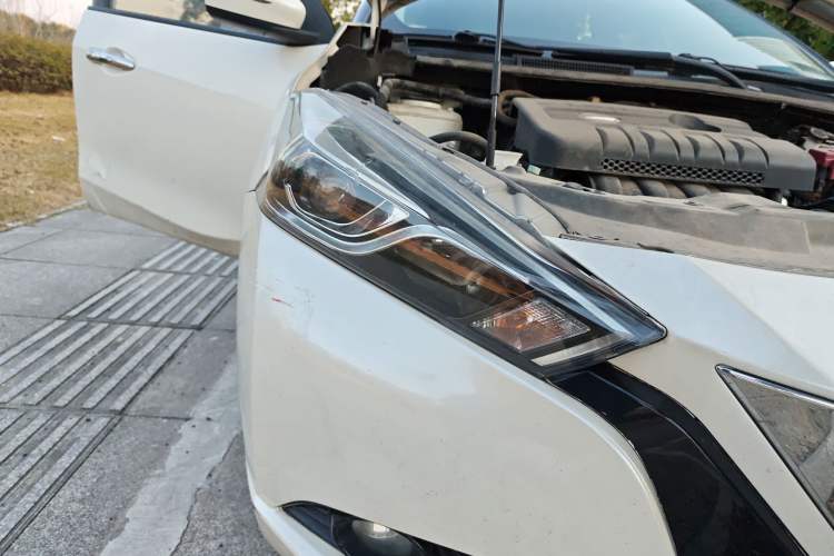 Used Nissan Lannia 2020 1.6L CVT Cool Edition Right Front Headlight
