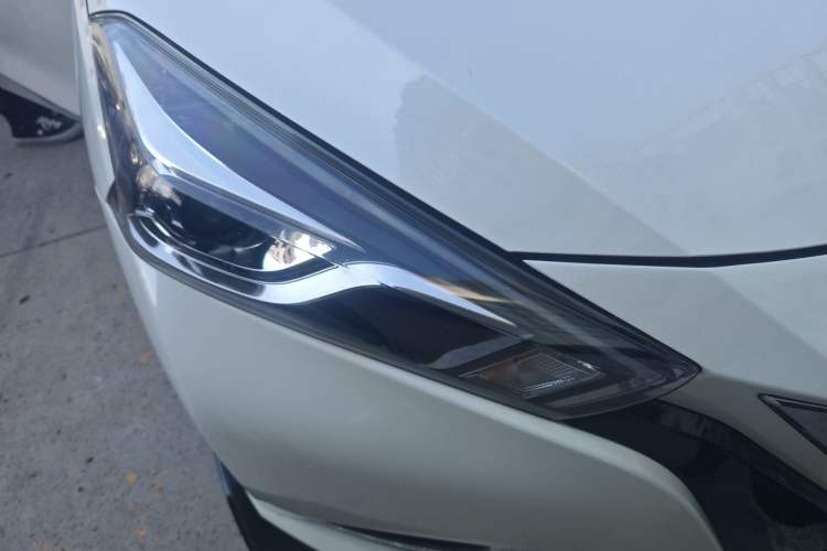 Used Nissan Lannia 2020 1.6L CVT Smart Connect Smart Cool Edition Right Front Headlight