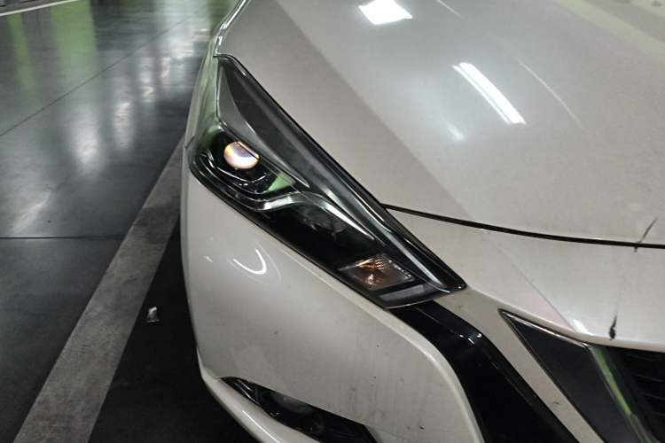 Used Nissan Lannia 2020 1.6L CVT Cool Edition Right Front Headlight