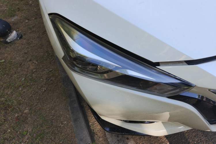 Used Nissan Lannia 2020 1.6L CVT Cool Edition Right Front Headlight