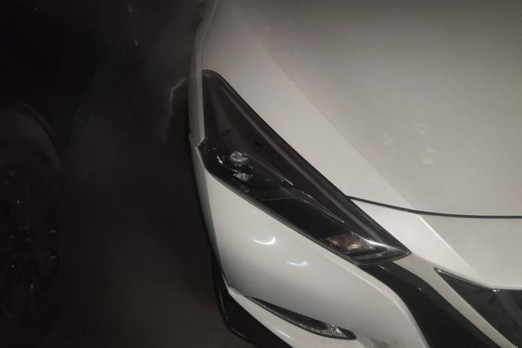 Used Nissan Lannia 2020 1.6L CVT Smart Connect Smart Cool Edition Right Front Headlight